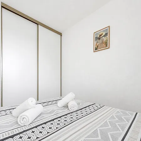 Apartment T2 A Avec Parking Et Balcon Vue